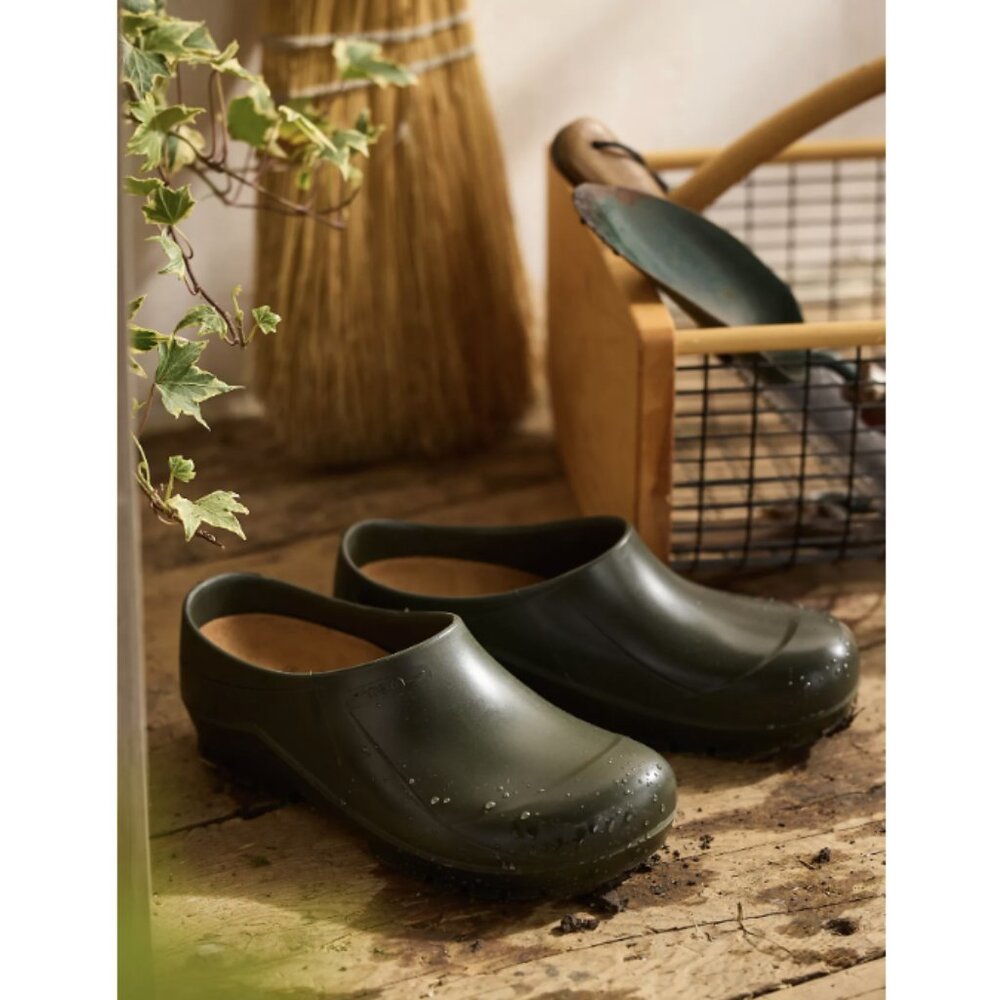 NORA Olive Green European Garden Yard House Clog Shoes - Size EU 39 / US 8.5
